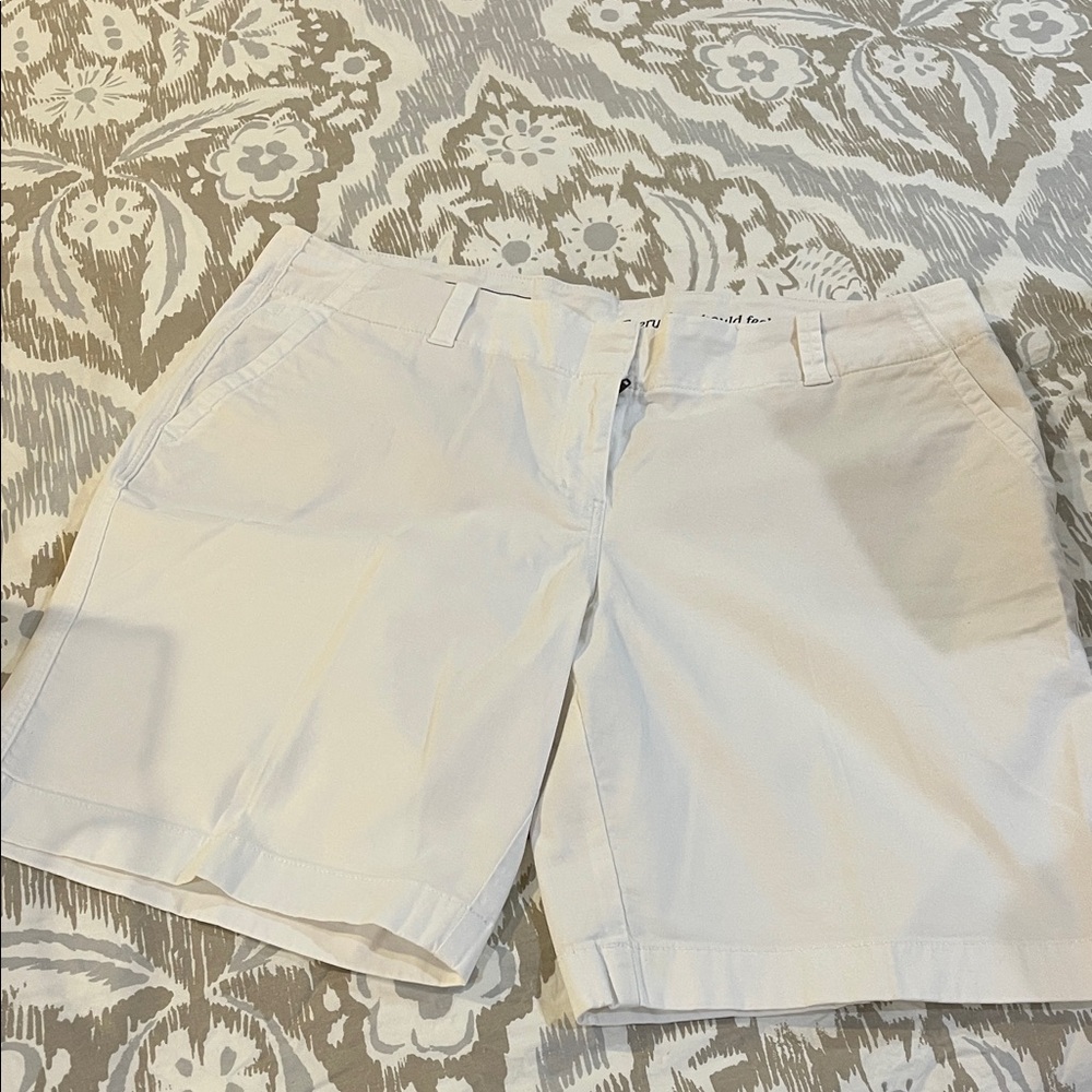 Vineyard Vines White Women's Bermuda Shorts